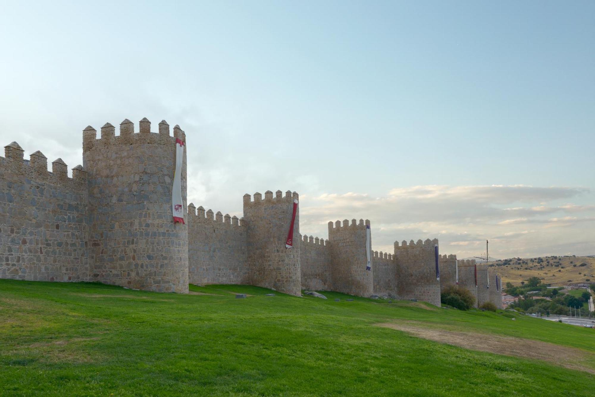Balcony View To Avila'S Alcazar מראה חיצוני תמונה
