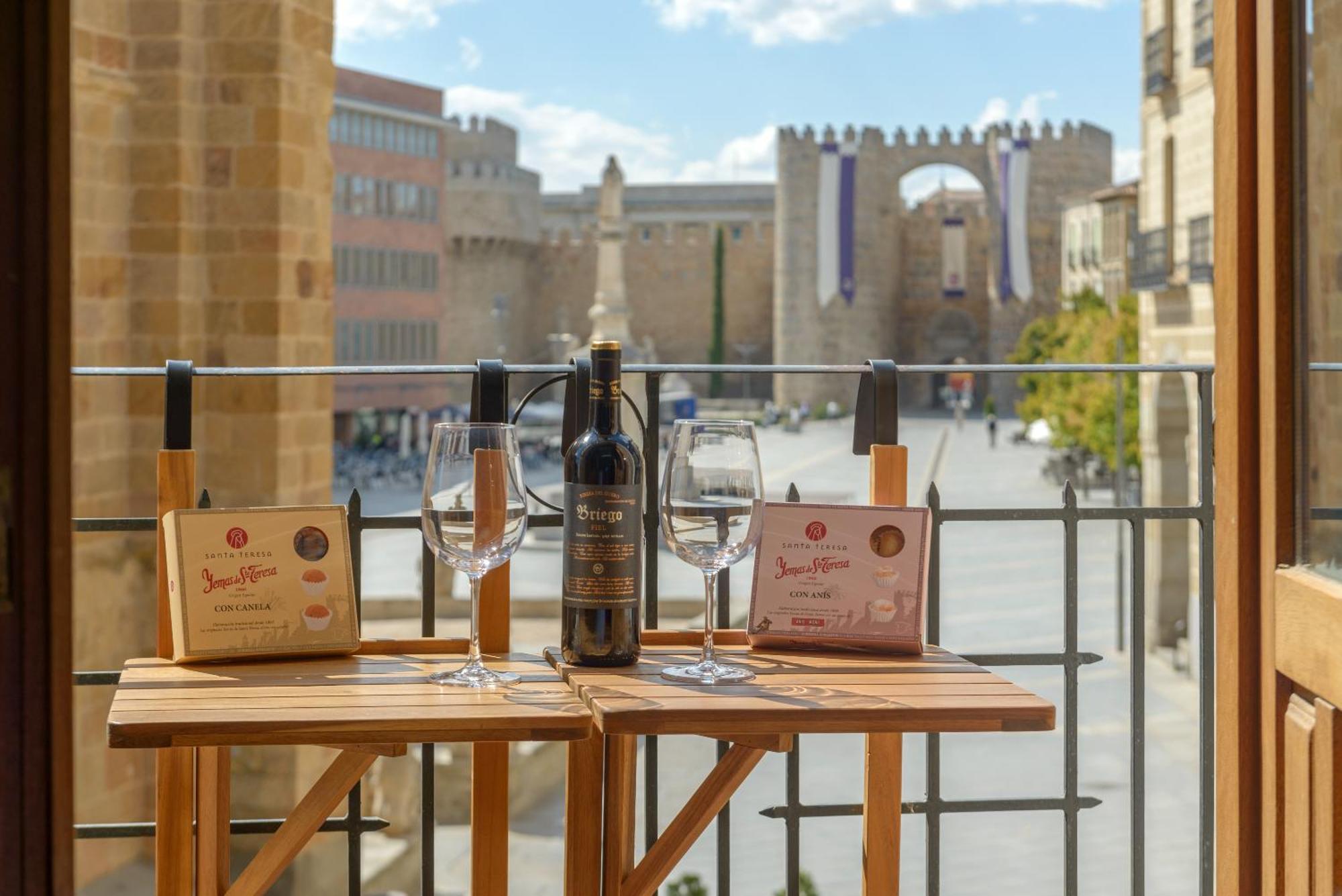 Balcony View To Avila'S Alcazar מראה חיצוני תמונה